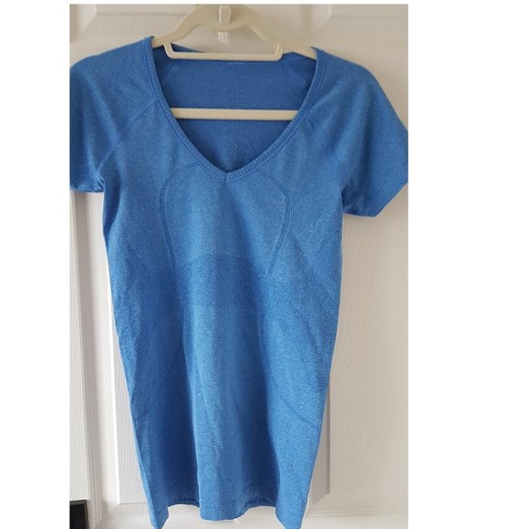 Rare! Lululemon Swiftly Tech V-neck T-shirt - Picture 2 of 8